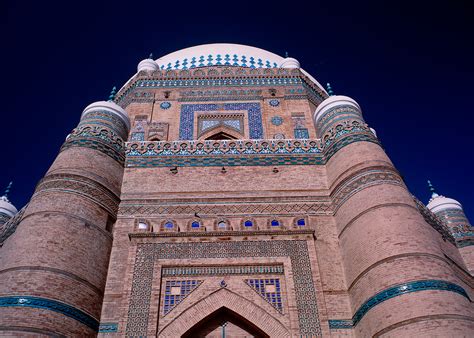  Multan's Shah Rukn-i Alam: Mystical Mausoleum and Architectural Wonder!