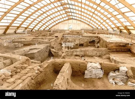  Niğde Çatalhöyük: Muinaisen ihmiskunnan salaisuuksia ja jännittäviä löydöksiä!